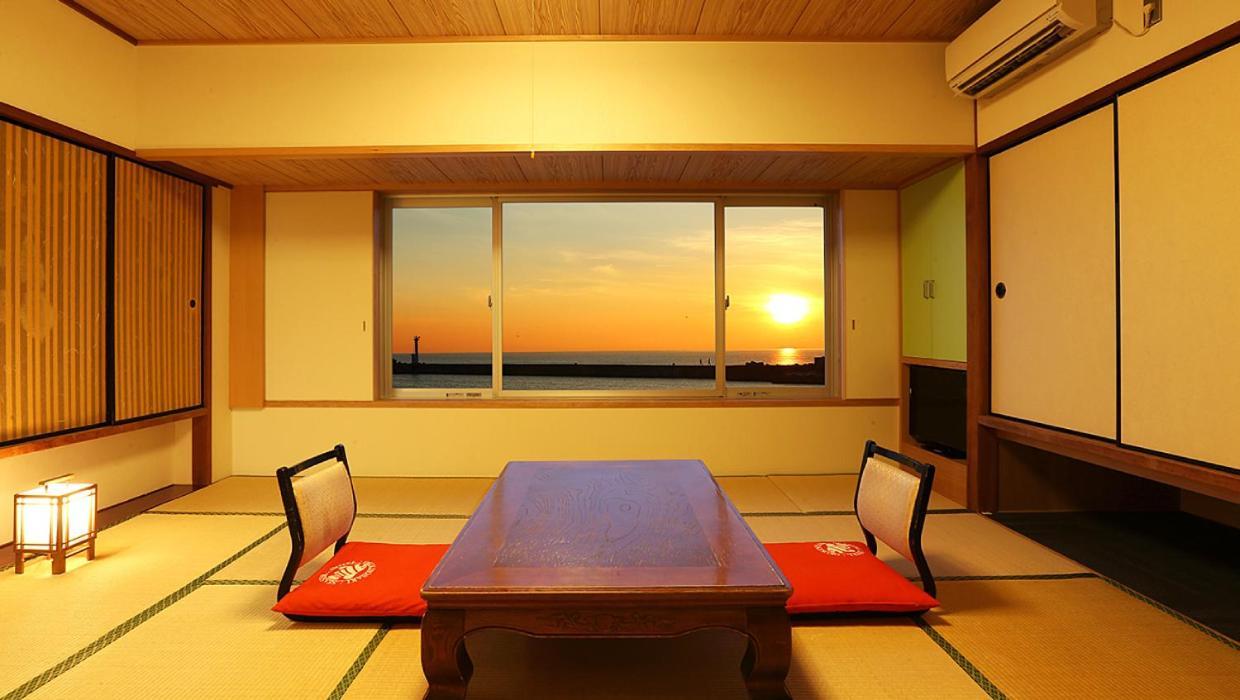 Okukinosaki Seaside Hotel Тойока Екстериор снимка